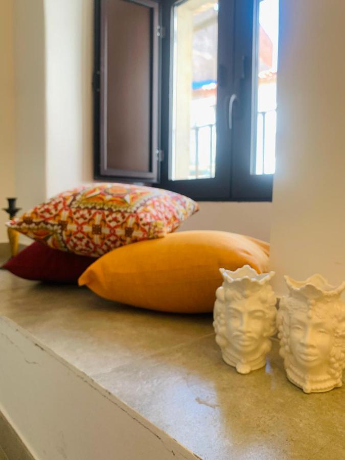 Center Living Apartment คาตาเนีย ภายนอก รูปภาพ